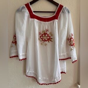 ✨ 1970s Embroidered Cotton Blouse made in Greece